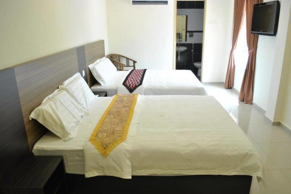 Hotel 18 Carat Malacca ภายนอก รูปภาพ
